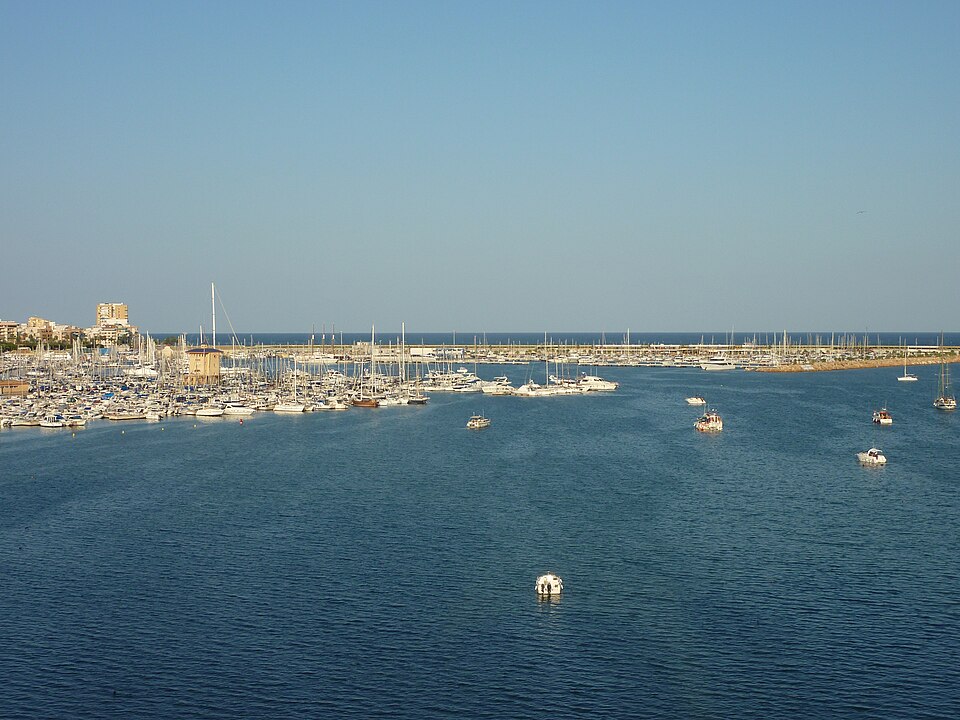 Puerto deportivo de Torrevieja, salida barco a Tabarca
